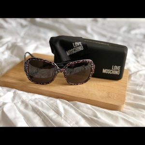 Moschino oversized wayfarer